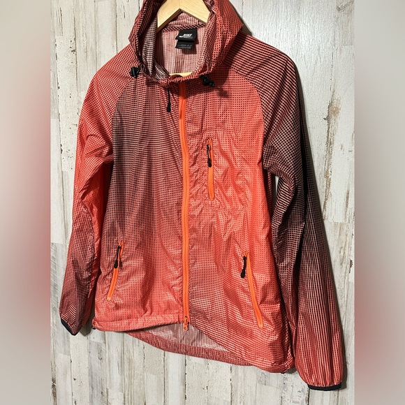 Nike windbreaker jacket with an orange and black gradient pattern - Picture 2 of 7